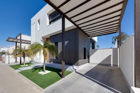 Huvila myytävänä Pilar de la Horadada, Alicante, Espanja, 3 makuuhuonetta, 130 m2 No. 142212 - kuva 15