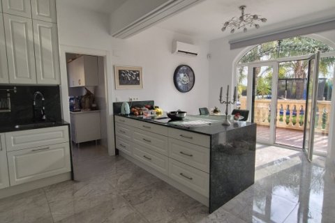 Finka w Daya Vieja, Alicante, Hiszpania 4 sypialnie, 230 mkw. nr 147027 – zdjęcie 6