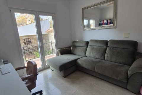 Finka w Daya Vieja, Alicante, Hiszpania 4 sypialnie, 230 mkw. nr 147027 – zdjęcie 11