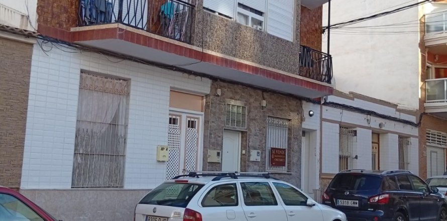 Apartamento en Torrevieja, Alicante, España 5 dormitorios, 110 m2 No. 147025