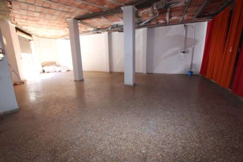 Commercial property à vendre à Guardamar del Segura, Alicante, Espagne, 200 m2 No. 183928 - photo 4