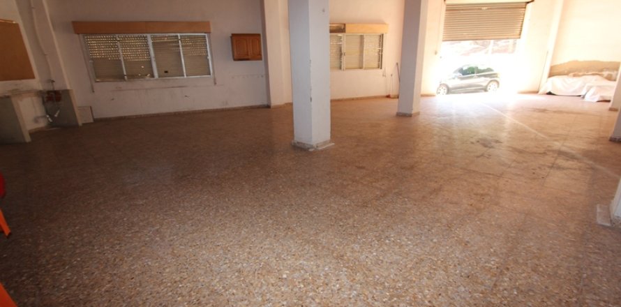 Commercial property à Guardamar del Segura, Alicante, Espagne 200 m2 No. 183928