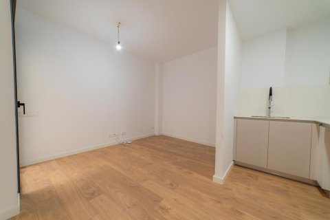 Продажа квартиры в Бадалона, Барселона, Испания 2 спальни, №140943 - фото 20