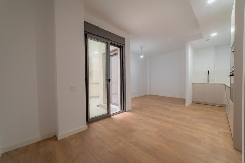 Продажа квартиры в Бадалона, Барселона, Испания 2 спальни, №140943 - фото 16