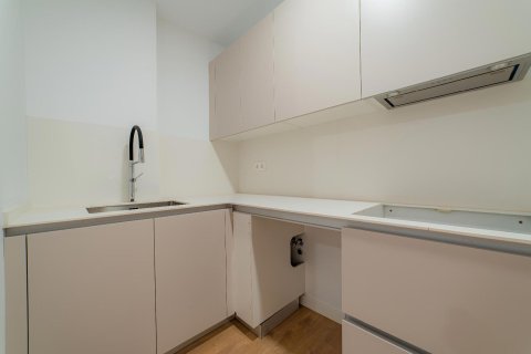 Продажа квартиры в Бадалона, Барселона, Испания 2 спальни, №140943 - фото 18