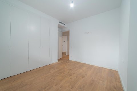 Продажа квартиры в Бадалона, Барселона, Испания 2 спальни, №140943 - фото 15