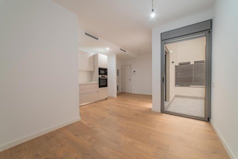 Продажа квартиры в Бадалона, Барселона, Испания 2 спальни, №140943 - фото 21