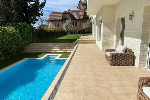 Продажа дома в Барселона, Испания 5 спален, 511м2 №140946 - фото 1