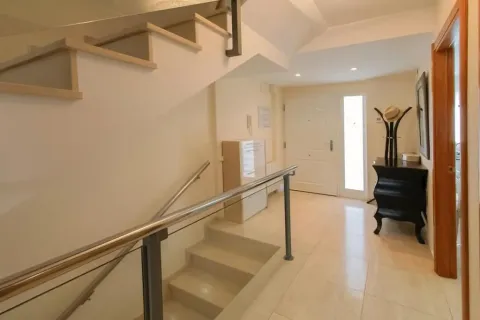 Townhouse for sale in Calafell, Tarragona, Spain 5 bedrooms, No. 140945 - photo 13