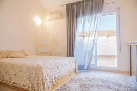 Townhouse for sale in Calafell, Tarragona, Spain 5 bedrooms, No. 140945 - photo 7