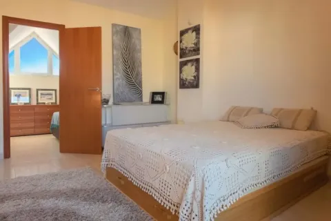 Townhouse for sale in Calafell, Tarragona, Spain 5 bedrooms, No. 140945 - photo 8