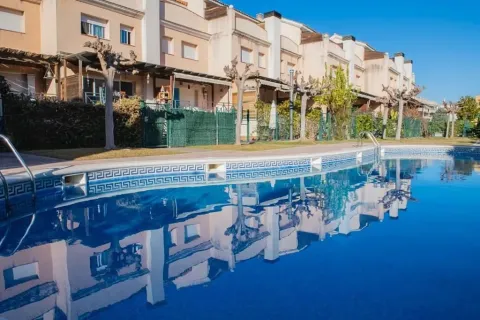 Townhouse for sale in Calafell, Tarragona, Spain 5 bedrooms, No. 140945 - photo 1