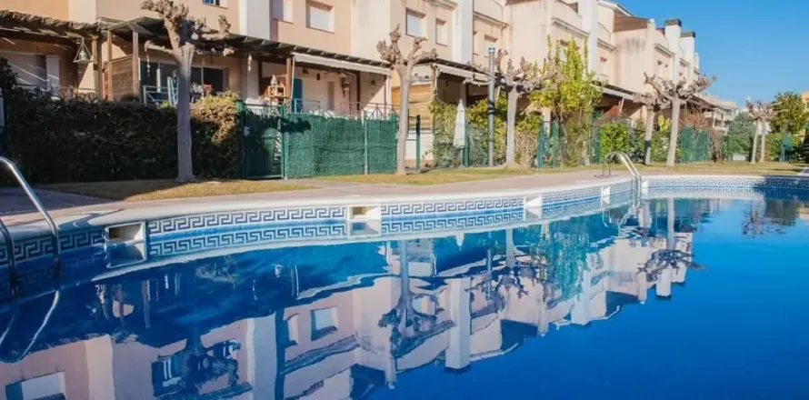 Townhouse in Calafell, Tarragona, Spain 5 bedrooms, No. 140945