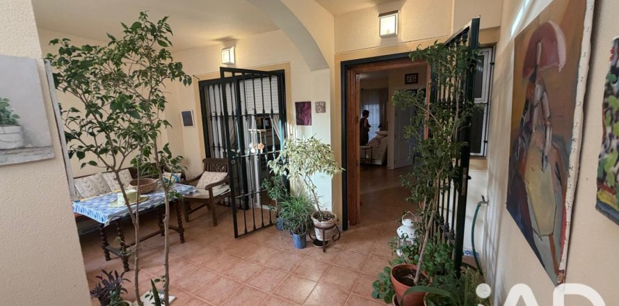 Villetta a schiera a Lepe, Huelva, Spagna 5 camere da letto, 210 mq. N° 188037