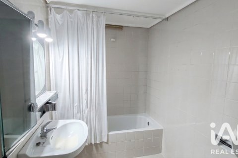 Продажа квартиры в Кастельон-де-ла-Плана, Кастельон, Испания 5 спален, 189м2 №188040 - фото 23