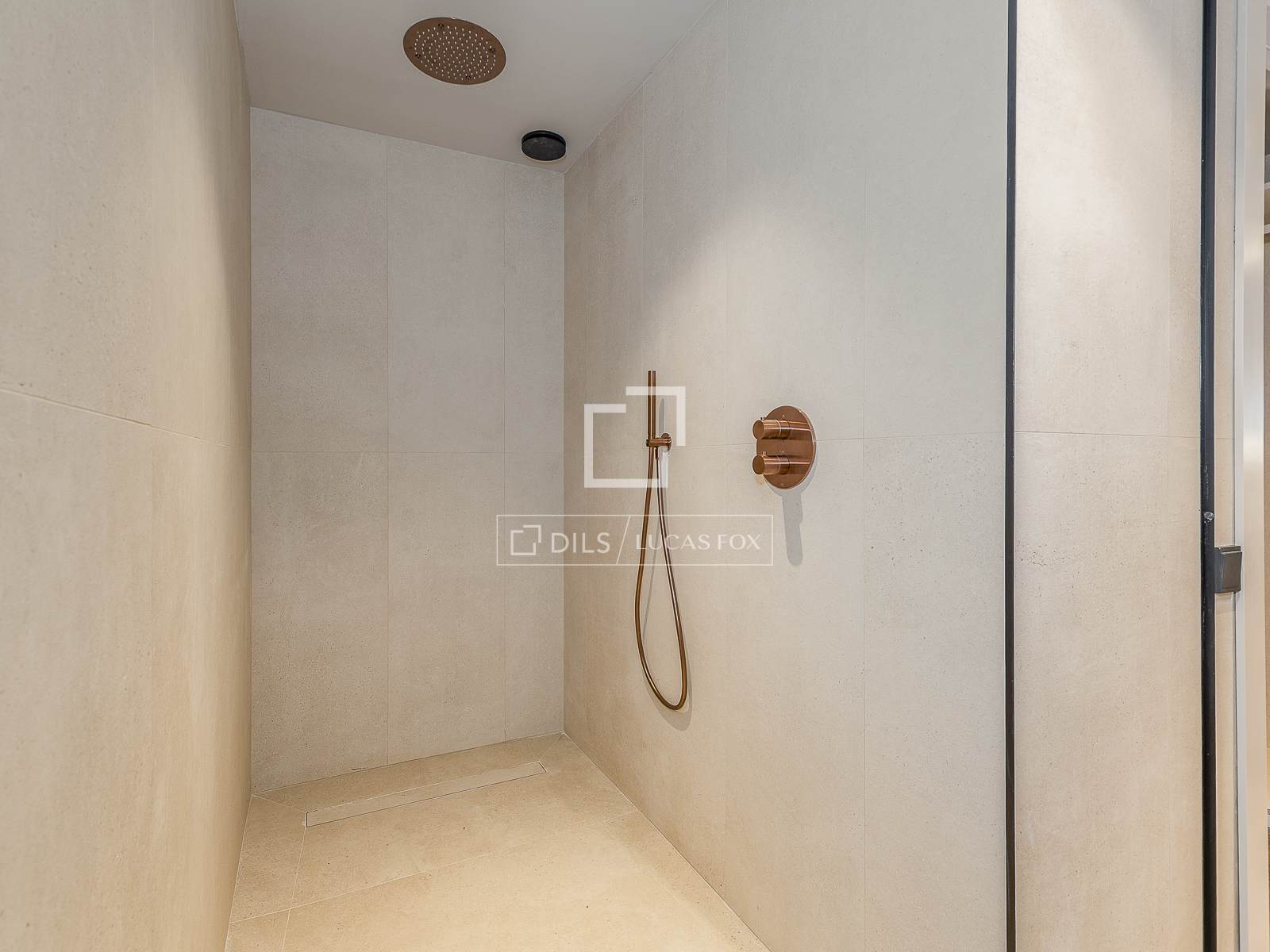 Huoneisto Barcelona, Espanja 2 makuuhuonetta, 148 m2 No. 150848