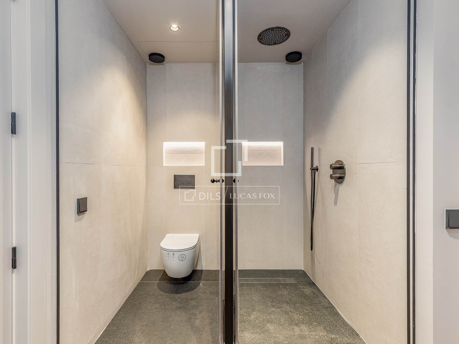 Huoneisto Barcelona, Espanja 2 makuuhuonetta, 148 m2 No. 150848