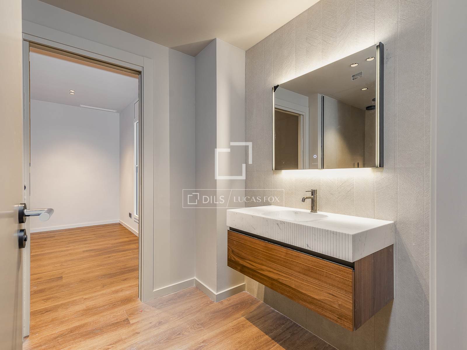 Huoneisto Barcelona, Espanja 2 makuuhuonetta, 148 m2 No. 150848