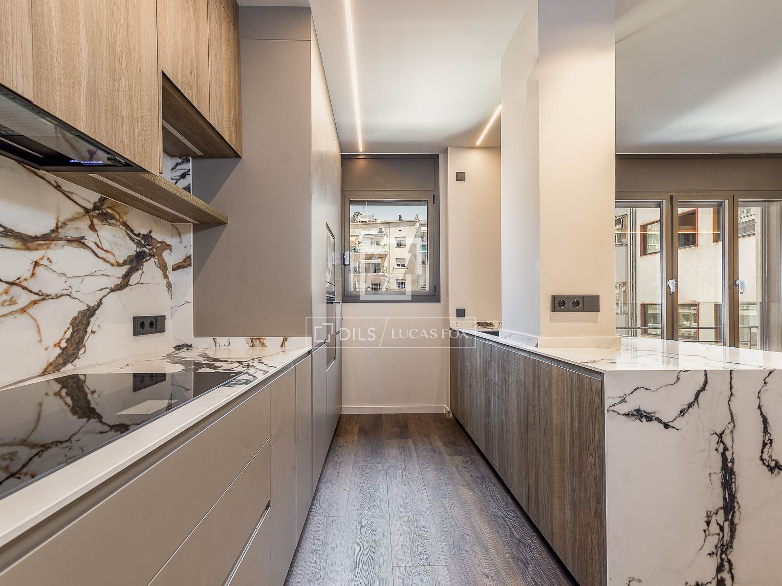 Huoneisto Barcelona, Espanja 2 makuuhuonetta, 148 m2 No. 150848