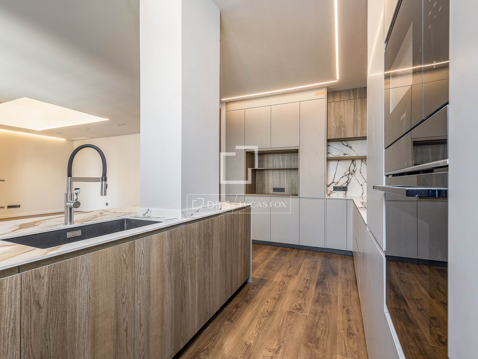 Huoneisto Barcelona, Espanja 2 makuuhuonetta, 148 m2 No. 150848