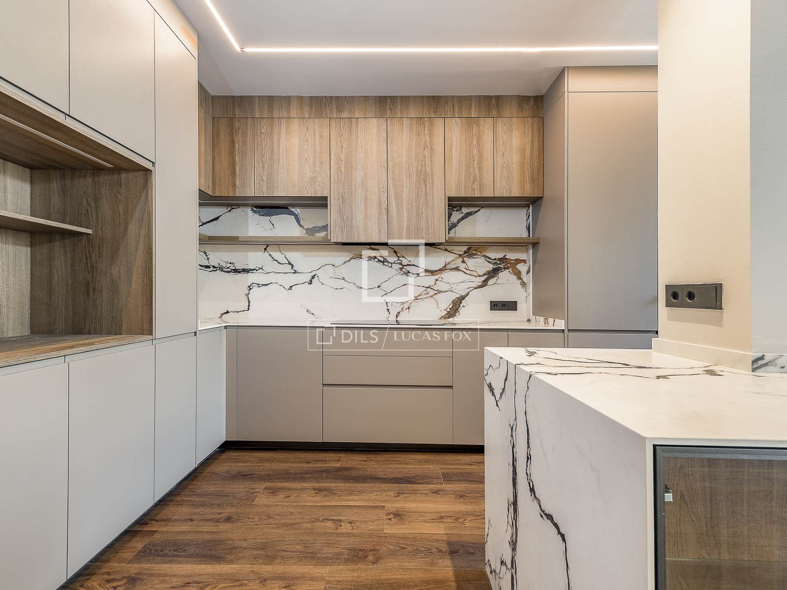 Huoneisto Barcelona, Espanja 2 makuuhuonetta, 148 m2 No. 150848