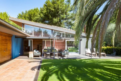 Villa till salu i Sant Vicenc De Montalt, Barcelona, Spanien 6 sovrum, 738 kvm. Nr. 150847 - foto 3