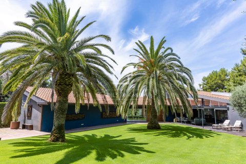 Villa till salu i Sant Vicenc De Montalt, Barcelona, Spanien 6 sovrum, 738 kvm. Nr. 150847 - foto 18