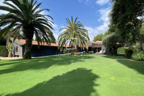 Villa till salu i Sant Vicenc De Montalt, Barcelona, Spanien 6 sovrum, 738 kvm. Nr. 150847 - foto 2