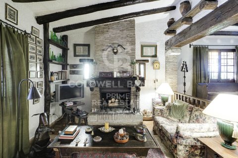 House for sale in Caldes de Malavella, Girona, Spain 5 bedrooms, 500 sq.m. No. 158209 - photo 9