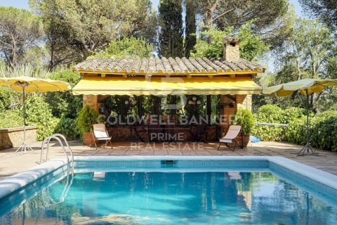 House for sale in Caldes de Malavella, Girona, Spain 5 bedrooms, 500 sq.m. No. 158209 - photo 2