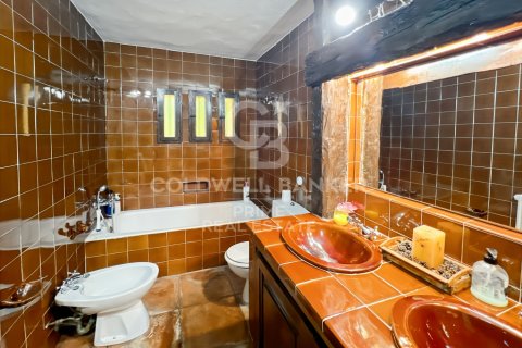 House for sale in Caldes de Malavella, Girona, Spain 5 bedrooms, 500 sq.m. No. 158209 - photo 14