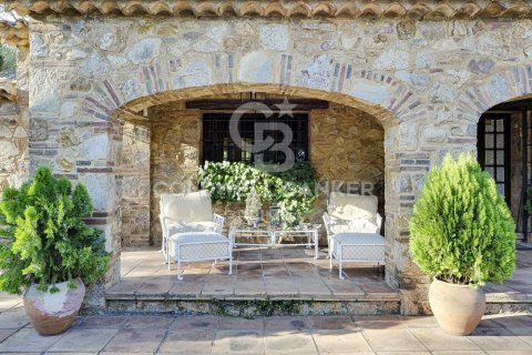 House for sale in Caldes de Malavella, Girona, Spain 5 bedrooms, 500 sq.m. No. 158209 - photo 15