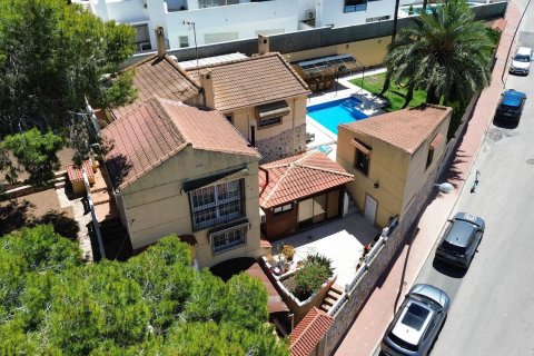 Villa à Los Balcones, Alicante, Espagne 4 chambres, 257 m2 No. 168426