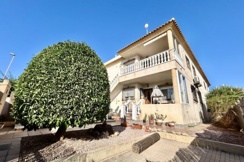 Huoneisto myytävänä Cabo Roig, Alicante, Espanja, 2 makuuhuonetta, 64 m2 No. 196179 - kuva 3