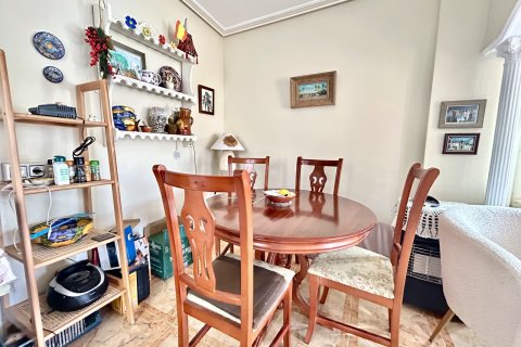 Huoneisto myytävänä Cabo Roig, Alicante, Espanja, 2 makuuhuonetta, 64 m2 No. 196179 - kuva 9
