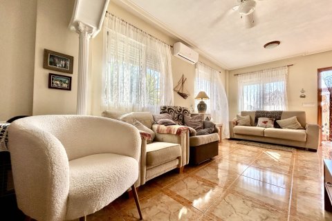 Huoneisto myytävänä Cabo Roig, Alicante, Espanja, 2 makuuhuonetta, 64 m2 No. 196179 - kuva 7
