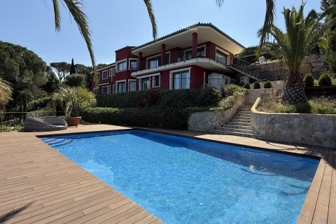 Продажа дома в Санта-Кристина-д'Аро, Герона, Испания 5 спален, 895м2 №140824 - фото 1