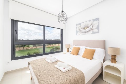 Villa en venta en Pilar de la Horadada, Alicante, España 2 dormitorios, 82 m2 No. 144035 - foto 12