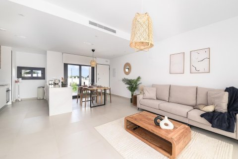 Villa en venta en Pilar de la Horadada, Alicante, España 2 dormitorios, 82 m2 No. 144035 - foto 4