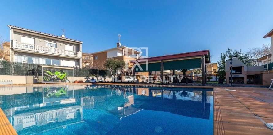 Dom w Platja D'aro, Girona, Hiszpania 5 sypialni, 313 mkw. nr 177152