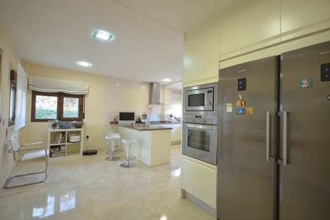 Продажа квартиры в Альбасете, Испания 5 спален, 350м2 №168793 - фото 15