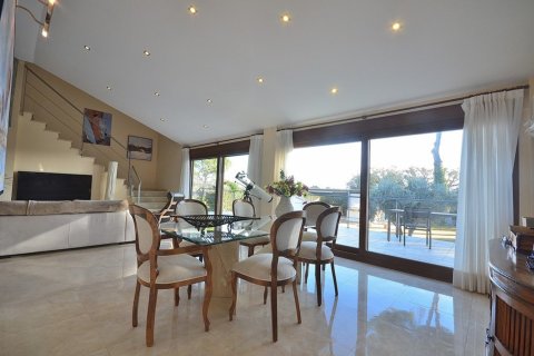 Продажа квартиры в Альбасете, Испания 5 спален, 350м2 №168793 - фото 8
