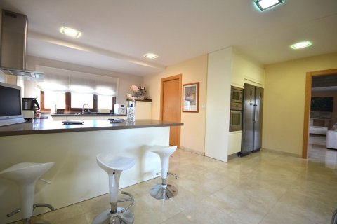 Продажа квартиры в Альбасете, Испания 5 спален, 350м2 №168793 - фото 19