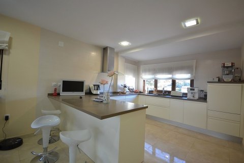 Продажа квартиры в Альбасете, Испания 5 спален, 350м2 №168793 - фото 10