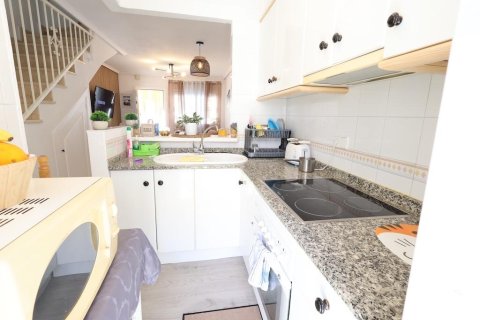 Duplex zum Verkauf in Pilar de la Horadada, Alicante, Spanien 2 Schlafzimmer, 75 m2 Nr. 168794 - Foto 12