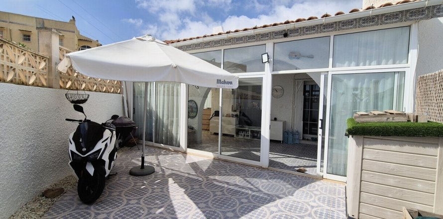 Bungalow a Villamartin, Alicante, Spagna 2 camere da letto, 70 mq. N° 195686