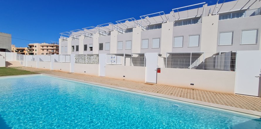 Casa adosada Port D'andratx, Mallorca, España 3 dormitorios, 236 m2 No. 137505