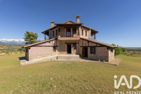 Продажа дома в Вильянуэва-де-ла-Вера, Касерес, Испания 7 спален, 234м2 №187785 - фото 2
