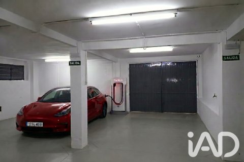 Garage in Madrid, Spain 207 sq.m. No. 187788