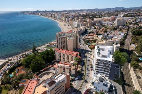 Apartamento en venta en Fuengirola, Málaga, España 2 dormitorios, 104 m2 No. 169668 - foto 2